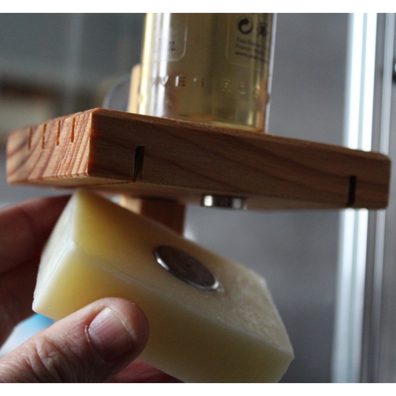Porte-savon en bois en forme de losange avec aimant et ventouse